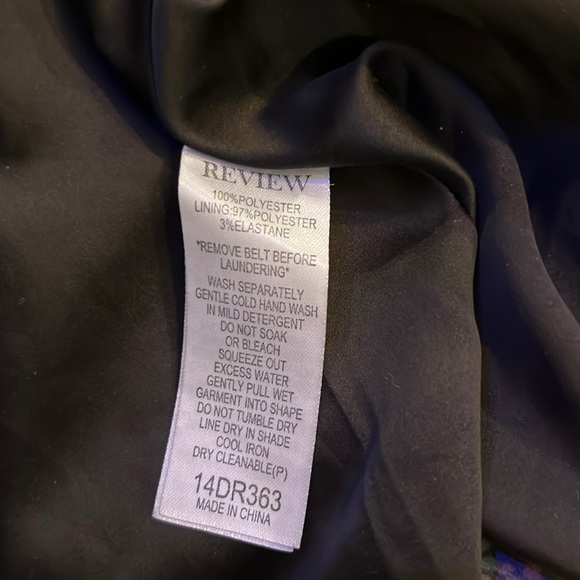 REVIEW Daisy Chain Black Floral Fit and Flare Midi Dress - Picture 14 of 14